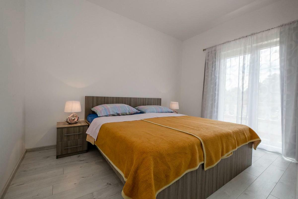 Apartman Jasmina Banjol Exterior foto