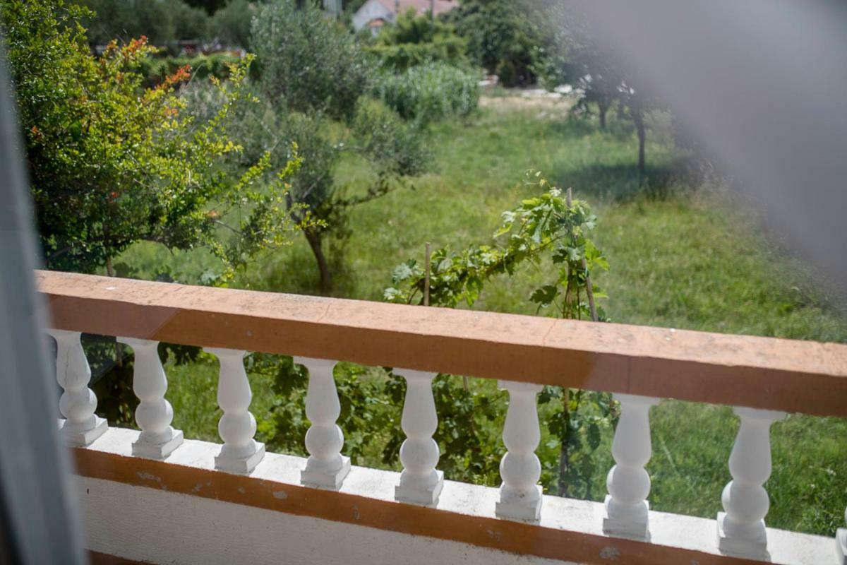 Apartman Jasmina Banjol Exterior foto