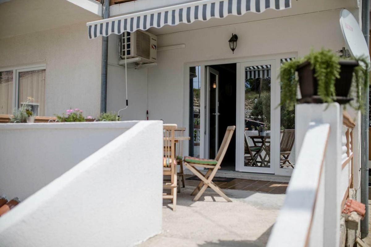 Apartman Jasmina Banjol Exterior foto